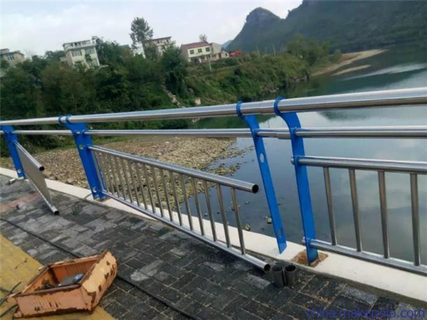 柳州不锈钢复合管护栏是一种卓越的防护材料